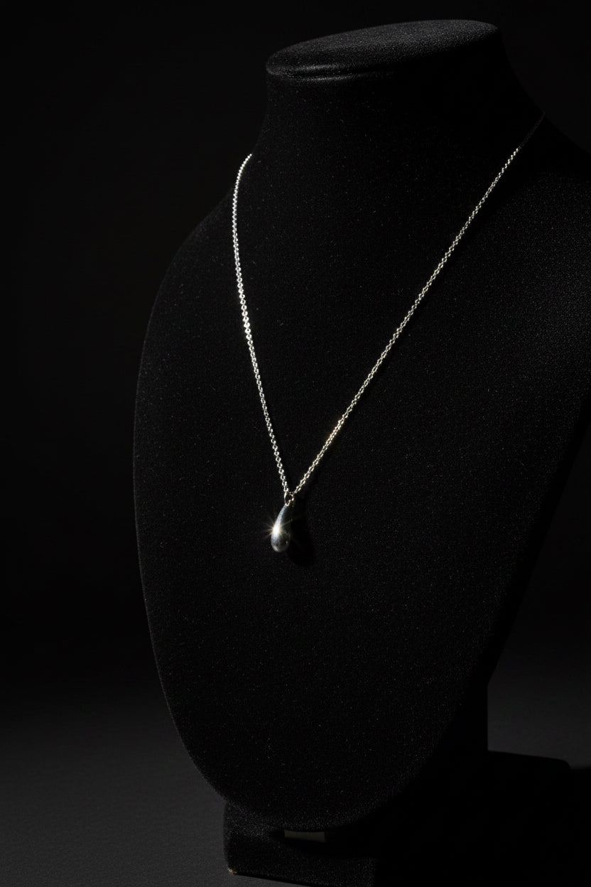 Tiffany & Co. Elsa Peretti Signed Silver Teardrop Pendant Necklace Cable Chain