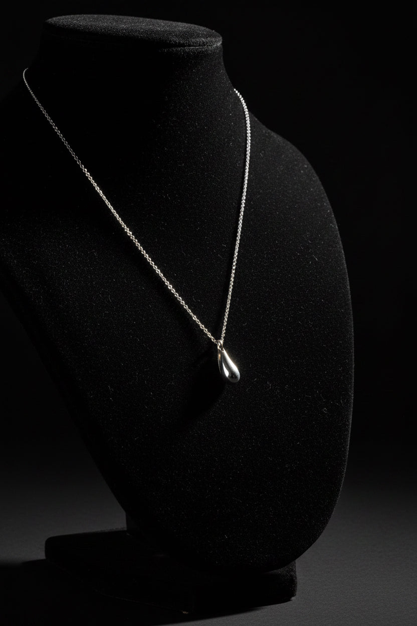 Tiffany & Co. Elsa Peretti Signed Silver Teardrop Pendant Necklace Cable Chain