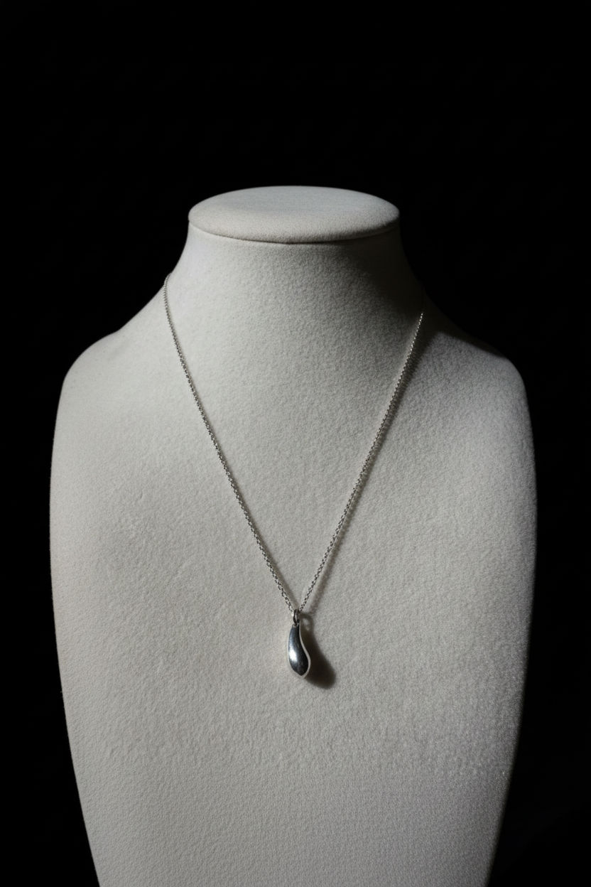 Tiffany & Co. Elsa Peretti Signed Silver Teardrop Pendant Necklace Cable Chain