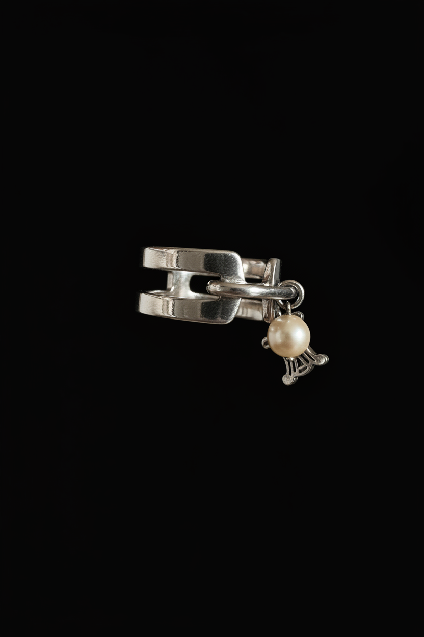 Céline Ring - No Mannequin Three-Quarter