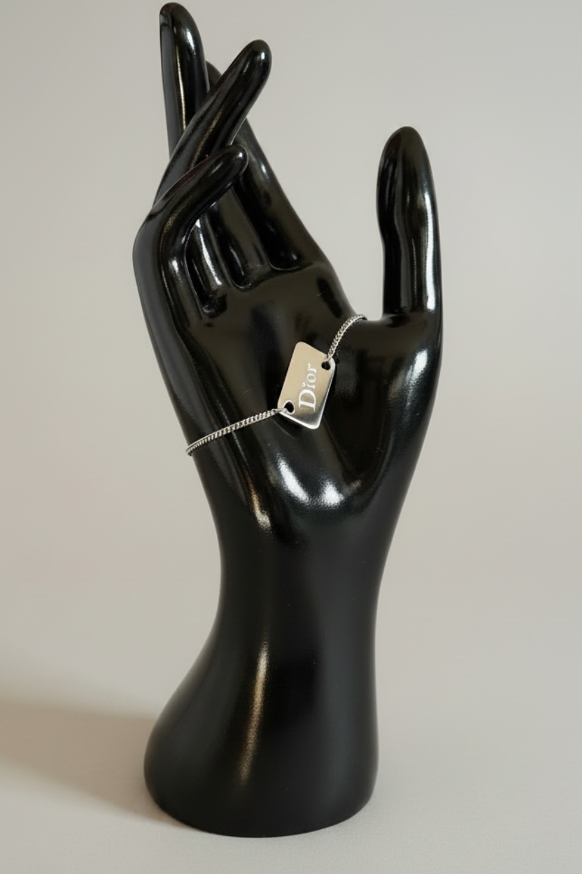 Mannequin Hand — Tag Pendant, Grey BG