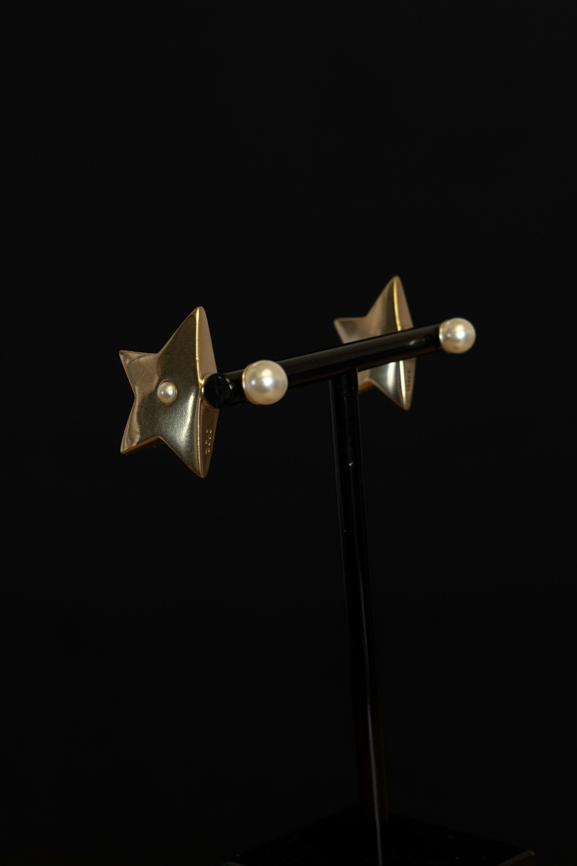Tribales Star Diagonal — Black Background